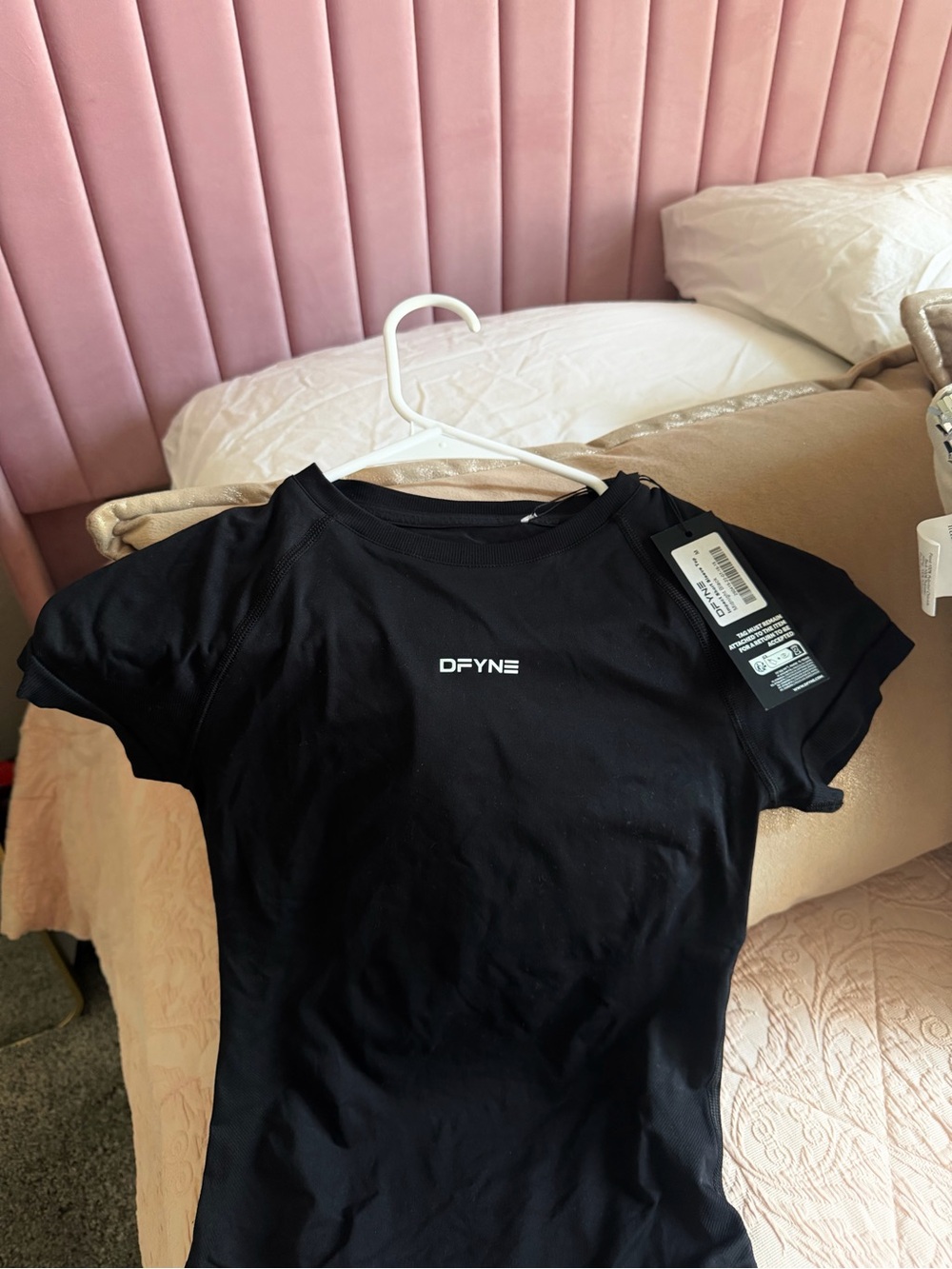 DFYNE Women's Black Short Sleeve Performance Tee